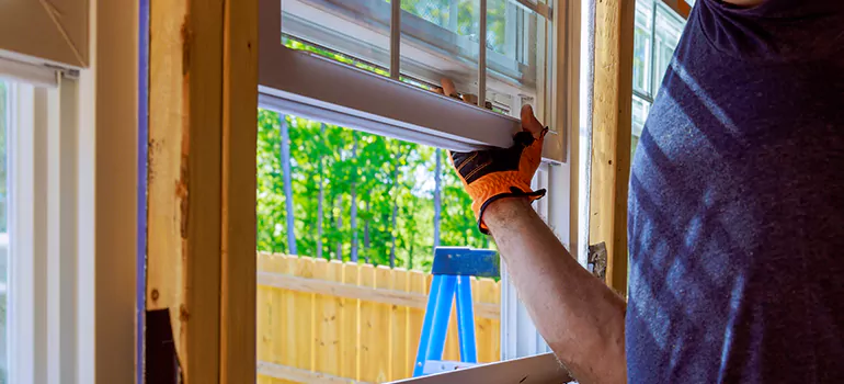 >Bay Window Curtain Rail Track in San Mateo, CA